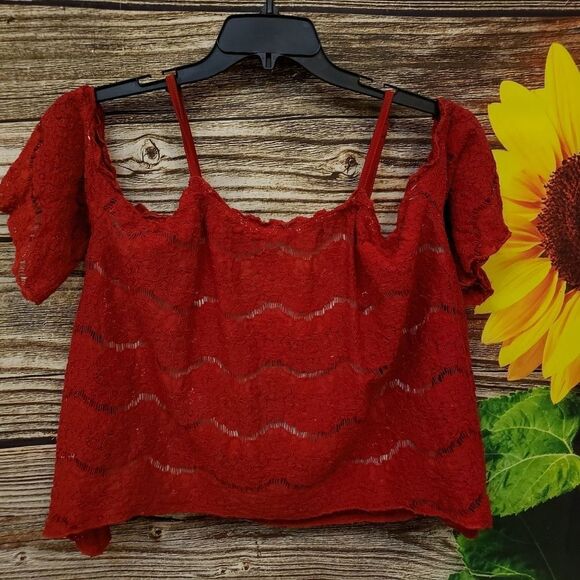"Love,Fire" Woman's open shoulder top Size: XL red/tan Pre-owned - Picture 1 of 6